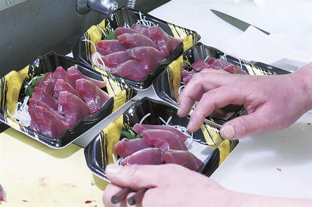 お造りにしてエッジが立つ、神経〆カツオの鮮度感が抜群