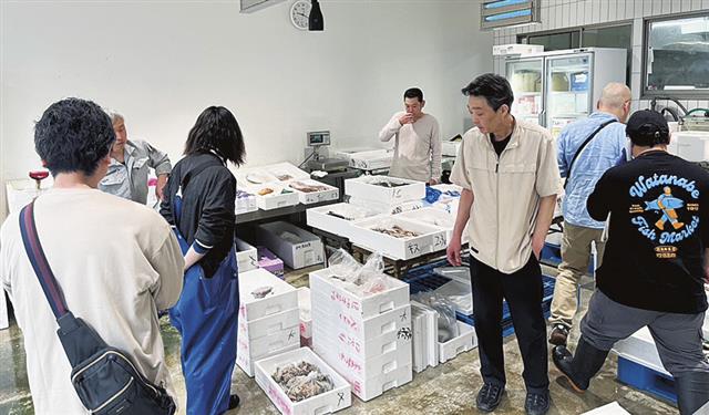 賑わう店内の様子