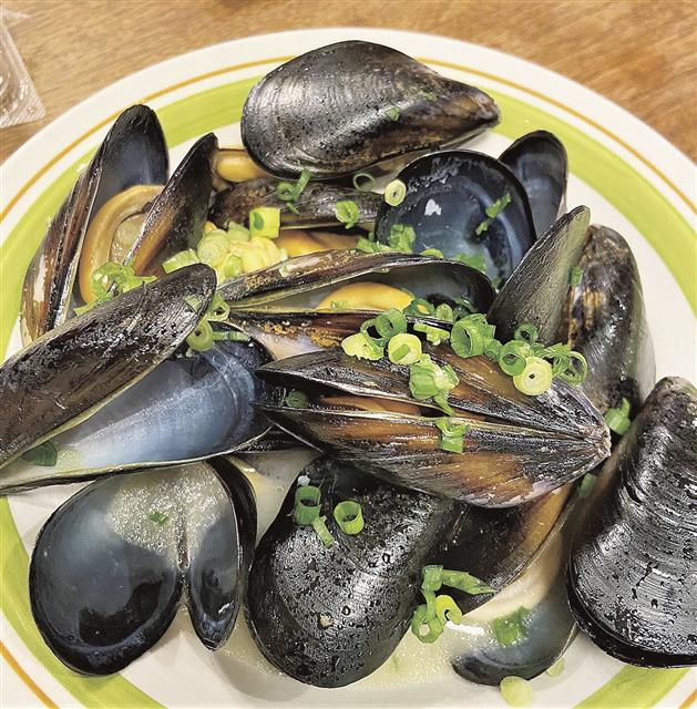 代表的なのは「白ワイン蒸し」などの洋風料理